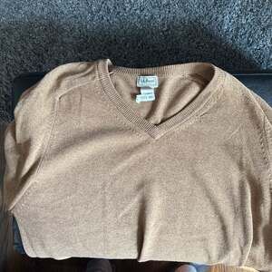 J.Crew Men's Camel 100% Lambswool V-Neck Sweater Size M